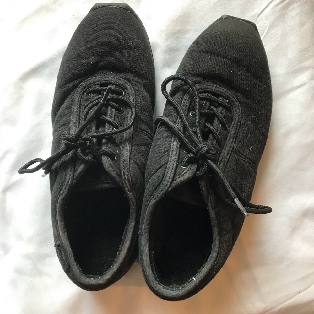 Size 10 canvas dance shoes